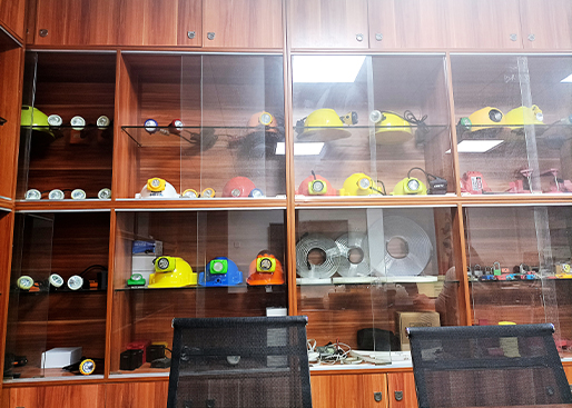 1729474397599314.jpg mining lamp.jpg